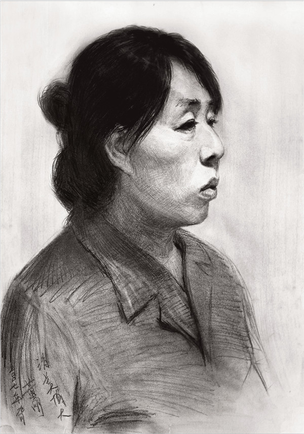 素描中年女性头像的绘画步骤解析