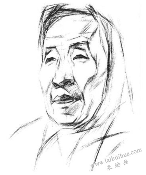 素描戴围巾的老年女子肖像画法步骤 三