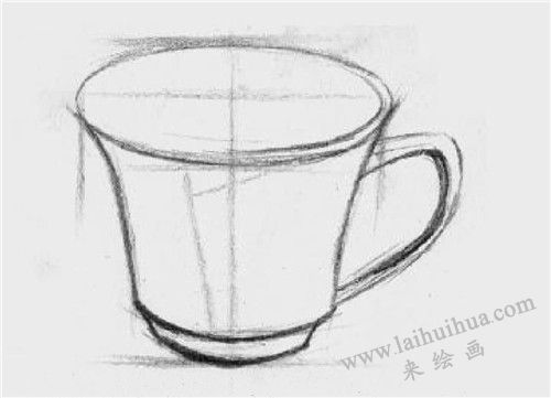白瓷带花茶杯素描画法步骤 二