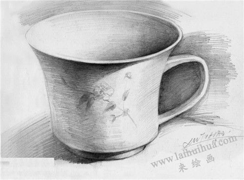 白瓷带花茶杯素描画法步骤 完成图