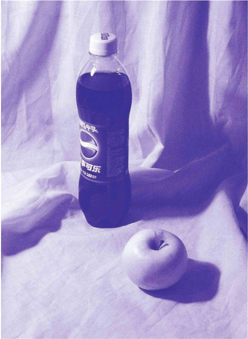 可乐瓶与苹果素描