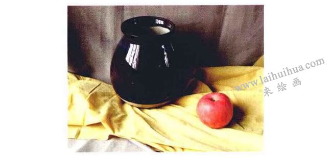 苹果和陶罐实物图