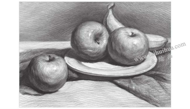 白瓷盘与水果组合素描画