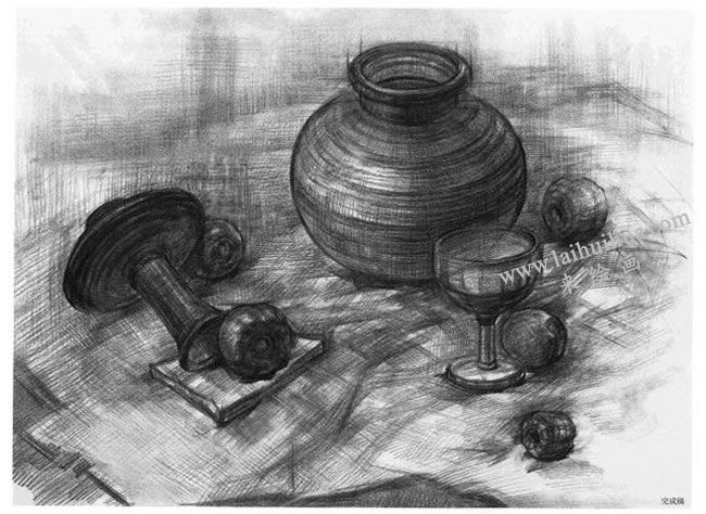 结构素描的写生步骤范例（陶罐及其盖子、高脚杯、水果）：完成图