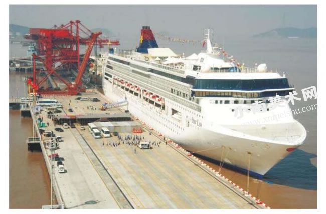 新闻摄影作品:亚洲最大豪华邮轮“狮子星”号首航北仑港